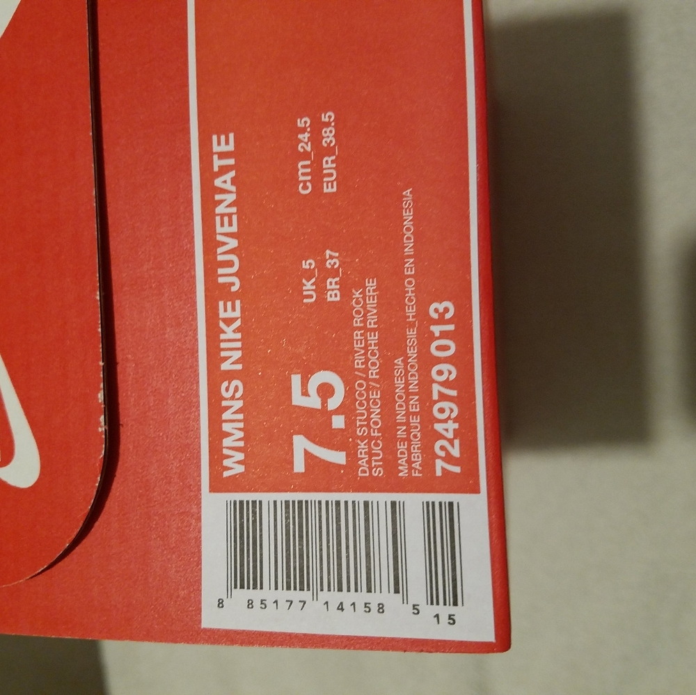 Nike Women's Juvenate Athletic Shoes - Picture 3 of 6